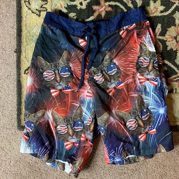 M Crazy Unique CATS & Fireworks Patriotic Shorts!! - Picture 4 of 12